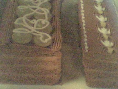 petite patisserie rectangle aux chocolats et aux fruits