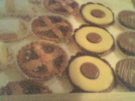 1roulade aux citrons 2 tartelette aux cerises 3 petite patisserie aux caracas 4 tartelette aux chocolats